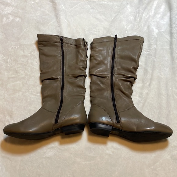 Aldo boots in great condition (grey/taupe colour) womens size 8 - Picture 2 of 7